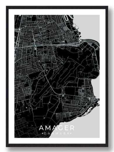 Amager bykort i stilrent plakat design. Denne Amager byplakat er med sort baggrund og viser Amager kortet fra sin smukkeste side