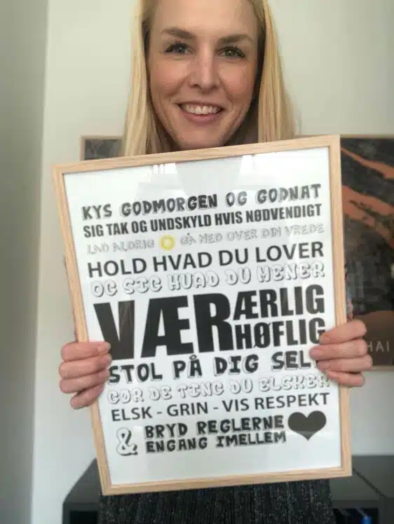 Husregel plakat med Kys godmorgen og godnat