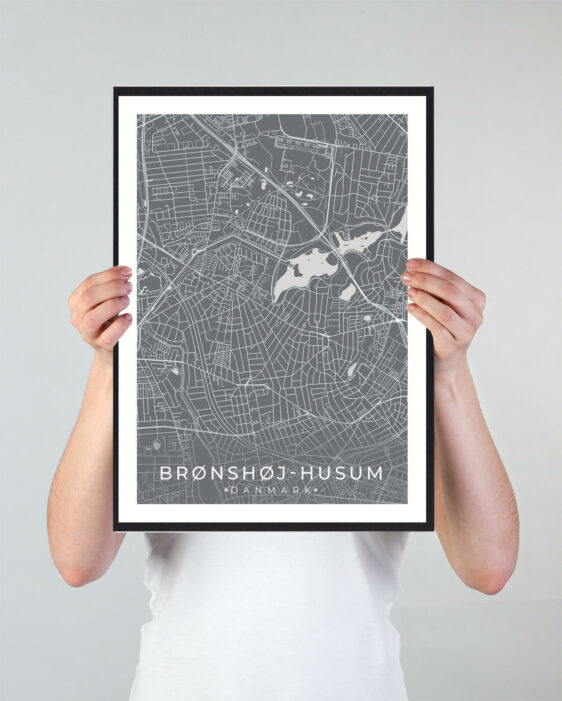 Brønshøj-Husum bykort i stilrent plakat design. Denne Brønshøj-Husum byplakat er med grå baggrund og viser Brønshøj-Husum kortet fra sin smukkeste side