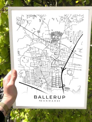 Herlev by plakat i hvid. Minimalistisk design med kort over Herlev, Sjælland. Flot som vægdekoration. På tilbud!