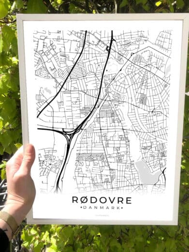 Hvid Herlev by plakat. Minimalistisk design med kort over Herlev, Sjælland. Perfekt som gaveidé. Detaljeret og stilren.