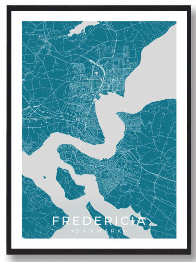 Fredericia bykort i stilrent plakat design. Denne Fredericia byplakat er med blå baggrund og viser Fredericia kortet fra sin smukkeste side