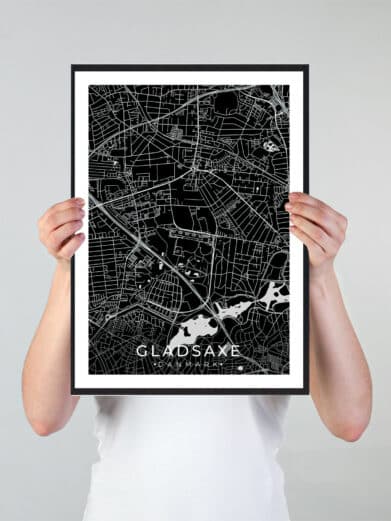 Gladsaxe bykort i stilrent plakat design. Denne Gladsaxe byplakat er med sort baggrund og viser Gladsaxe kortet fra sin smukkeste side