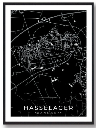 Hasselager bykort i stilrent plakat design. Denne Hasselager byplakat er med sort baggrund og viser Hasselager kortet fra sin smukkeste side