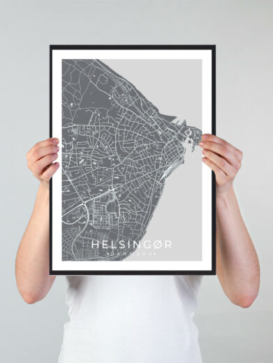Helsingør bykort i stilrent plakat design. Denne Helsingør byplakat er med grå baggrund og viser Helsingør kortet fra sin smukkeste side