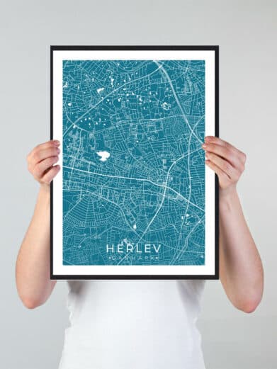 Herlev bykort i stilrent plakat design. Denne Herlev byplakat er med blå baggrund og viser Herlev kortet fra sin smukkeste side
