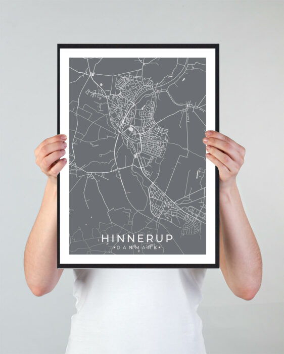 Hinnerup bykort i stilrent plakat design. Denne Hinnerup byplakat er med grå baggrund og viser Hinnerup kortet fra sin smukkeste side