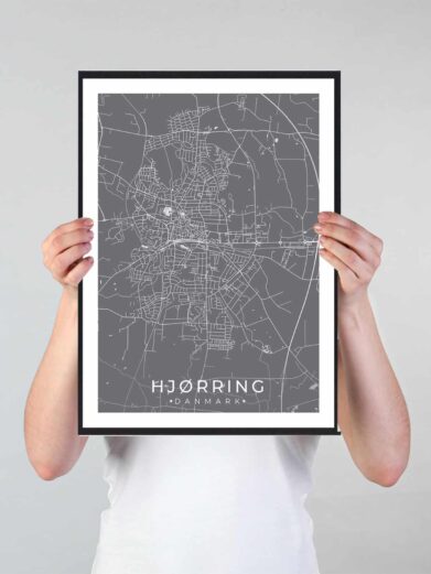 Hjørring bykort i stilrent plakat design. Denne Hjørring byplakat er med grå baggrund og viser Hjørring kortet fra sin smukkeste side