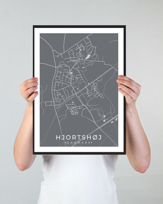 Hjortshøj bykort i stilrent plakat design. Denne Hjortshøj byplakat er med grå baggrund og viser Hjortshøj kortet fra sin smukkeste side