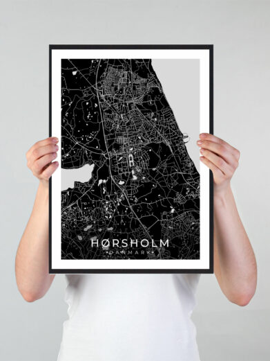 Hørsholm bykort i stilrent plakat design. Denne Hørsholm byplakat er med sort baggrund og viser Hørsholm kortet fra sin smukkeste side