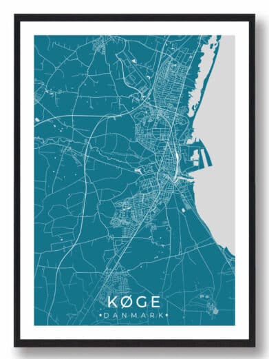Køge bykort i stilrent plakat design. Denne Køge byplakat er med blå baggrund og viser Køge kortet fra sin smukkeste side