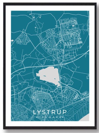 Lystrup bykort i stilrent plakat design. Denne Lystrup byplakat er med blå baggrund og viser Lystrup kortet fra sin smukkeste side