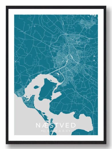 Næstved bykort i stilrent plakat design. Denne Næstved byplakat er med blå baggrund og viser Næstved kortet fra sin smukkeste side