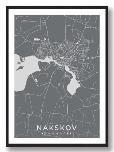 Nakskov bykort i stilrent plakat design. Denne Nakskov byplakat er med grå baggrund og viser Nakskov kortet fra sin smukkeste side