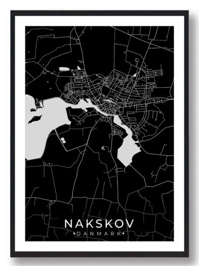 Nakskov bykort i stilrent plakat design. Denne Nakskov byplakat er med sort baggrund og viser Nakskov kortet fra sin smukkeste side