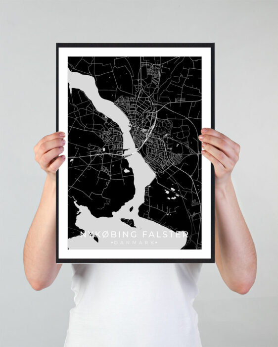 Nykøbing Falster bykort i stilrent plakat design. Denne Nykøbing Falster byplakat er med sort baggrund og viser Nykøbing Falster kortet fra sin smukkeste side