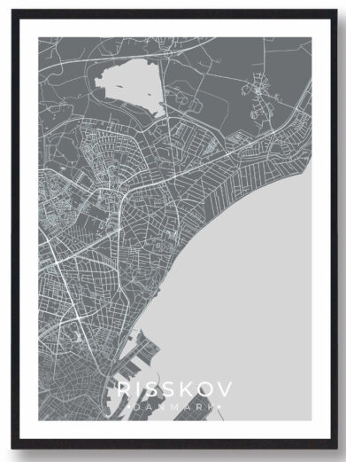 Risskov bykort i stilrent plakat design. Denne Risskov byplakat er med grå baggrund og viser Risskov kortet fra sin smukkeste side
