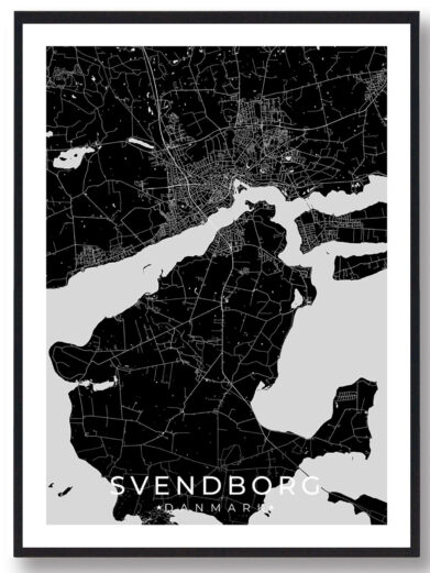Svendborg bykort i stilrent plakat design. Denne Svendborg byplakat er med sort baggrund og viser Svendborg kortet fra sin smukkeste side