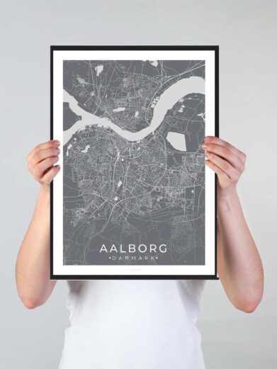Aalborg bykort i stilrent plakat design. Denne Aalborg byplakat er med grå baggrund og viser Aalborg kortet fra sin smukkeste side