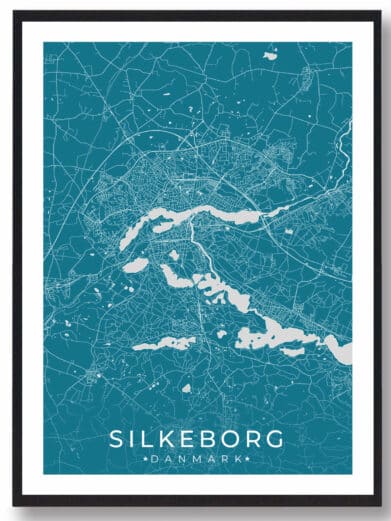 Silkeborg bykort i stilrent plakat design. Denne Silkeborg byplakat er med blå baggrund og viser Silkeborg kortet fra sin smukkeste side