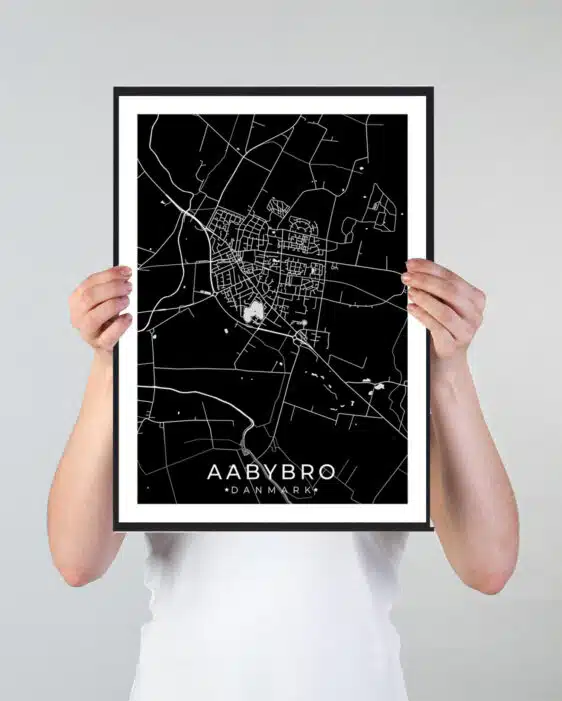 Aabybro bykort i stilrent plakat design. Denne Aabybro byplakat er med sort baggrund og viser Aabybro kortet fra sin smukkeste side