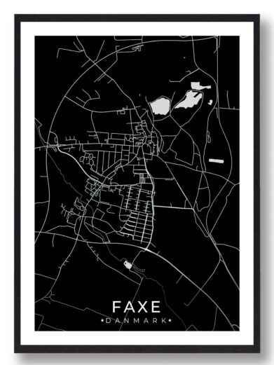 Faxe bykort i stilrent plakat design. Denne Faxe byplakat er med sort baggrund og viser Faxe kortet fra sin smukkeste side
