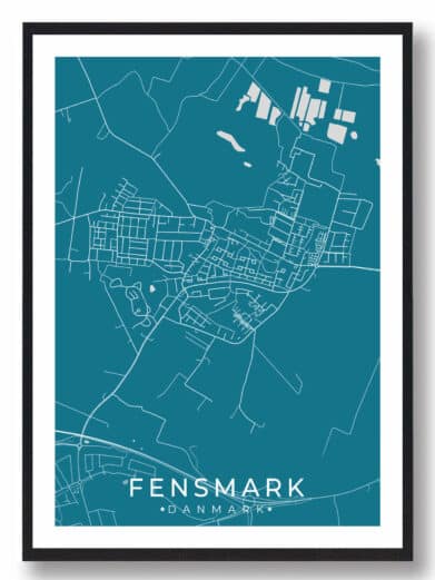 Fensmark bykort i stilrent plakat design. Denne Fensmark byplakat er med blå baggrund og viser Fensmark kortet fra sin smukkeste side