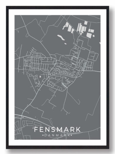 Fensmark bykort i stilrent plakat design. Denne Fensmark byplakat er med grå baggrund og viser Fensmark kortet fra sin smukkeste side