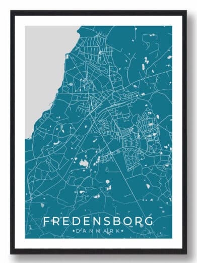 Fredensborg bykort i stilrent plakat design. Denne Fredensborg byplakat er med blå baggrund og viser Fredensborg kortet fra sin smukkeste side