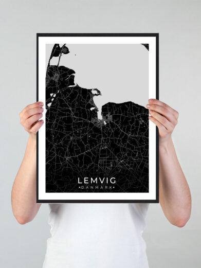 Lemvig bykort i stilrent plakat design. Denne Lemvig byplakat er med sort baggrund og viser Lemvig kortet fra sin smukkeste side