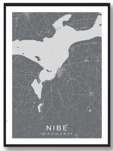 Nibe bykort i stilrent plakat design. Denne Nibe byplakat er med grå baggrund og viser Nibe kortet fra sin smukkeste side