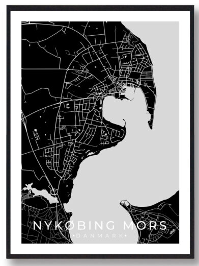 Nykøbing Mors bykort i stilrent plakat design. Denne Nykøbing Mors byplakat er med sort baggrund og viser Nykøbing Mors kortet fra sin smukkeste side