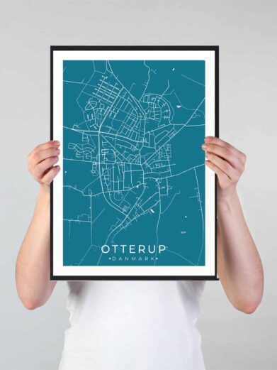 Otterup bykort i stilrent plakat design. Denne Otterup byplakat er med blå baggrund og viser Otterup kortet fra sin smukkeste side