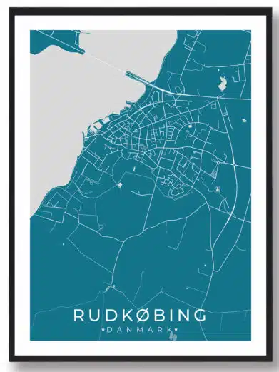 Rudkøbing bykort i stilrent plakat design. Denne Rudkøbing byplakat er med blå baggrund og viser Rudkøbing kortet fra sin smukkeste side