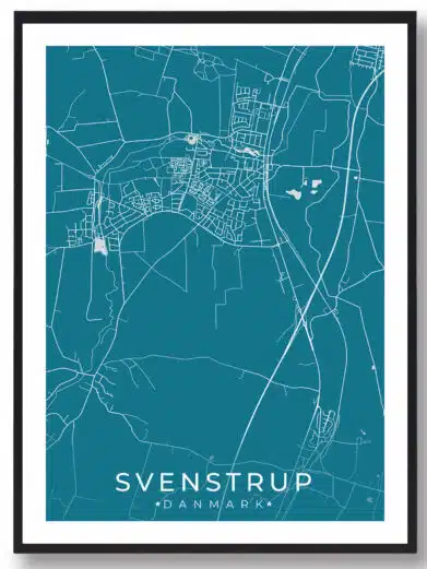 Svenstrup bykort i stilrent plakat design. Denne Svenstrup byplakat er med blå baggrund og viser Svenstrup kortet fra sin smukkeste side