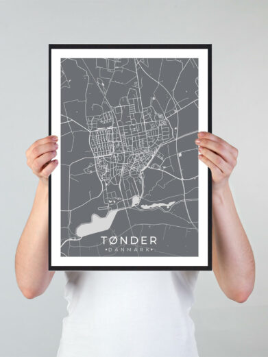 Tønder bykort i stilrent plakat design. Denne Tønder byplakat er med grå baggrund og viser Tønder kortet fra sin smukkeste side