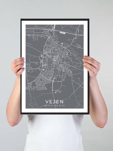 Vejen bykort i stilrent plakat design. Denne Vejen byplakat er med grå baggrund og viser Vejen kortet fra sin smukkeste side