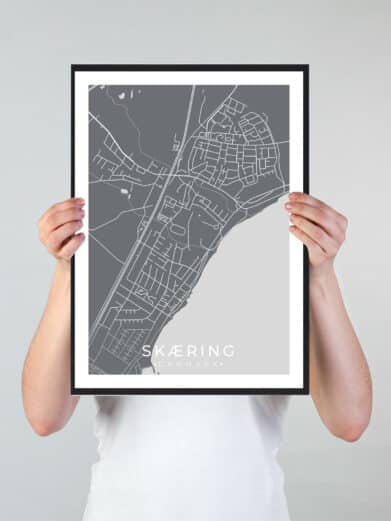Skæring bykort i stilrent plakat design. Denne Skæring byplakat er med grå baggrund og viser Skæring kortet fra sin smukkeste side