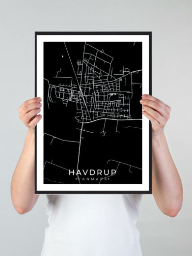 Havdrup bykort i stilrent plakat design. Denne Havdrup byplakat er med sort baggrund og viser Havdrup kortet fra sin smukkeste side