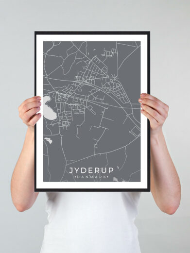Jyderup bykort i stilrent plakat design. Denne Jyderup byplakat er med grå baggrund og viser Jyderup kortet fra sin smukkeste side