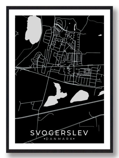 Svogerslev bykort i stilrent plakat design. Denne Svogerslev byplakat er med sort baggrund og viser Svogerslev kortet fra sin smukkeste side