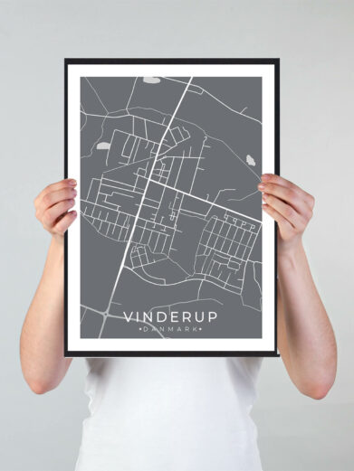 Vinderup bykort i stilrent plakat design. Denne Vinderup byplakat er med grå baggrund og viser Vinderup kortet fra sin smukkeste side