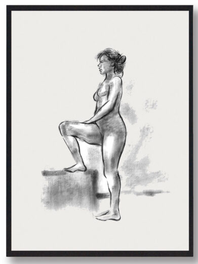 På udkig - plakat: Charcoal sketch of a woman standing, one leg raised on a block. Croquis art print for home decor.