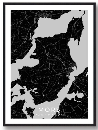 Samsø plakat i sort. Detaljeret kort over Samsø, Danmark, med sorte landområder og lysegrå vandveje. Moderne og stilfuldt design.