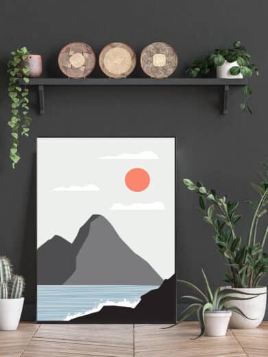 Kunstplakat med havet og bjerge som motiv. Denne boligplakat med kunst er med flot motiv af havet