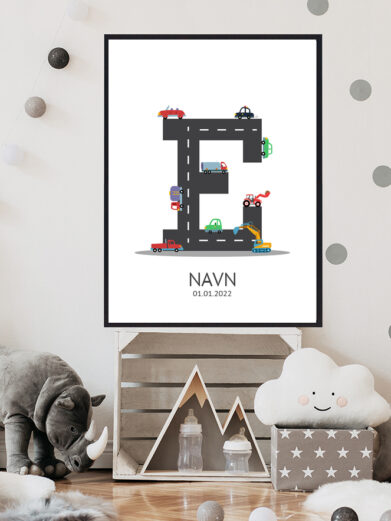 Navnetavle plakat med bogstavet E. Der er traktor, fly, både på denne navnetavle med bogstavet E.