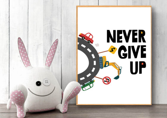 Børneplakat med biler og citatet 'Never give up' på hvid baggrund