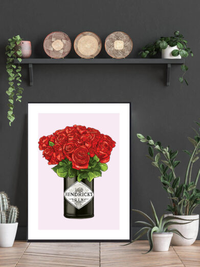 Plakat med Hendricks flaske. Røde roser og lyserød baggrund