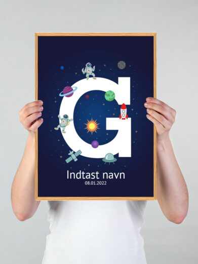 Navneplakat med universet som tema og bogstavet G