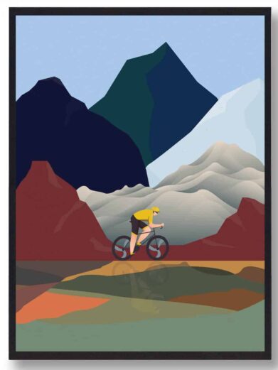 Cykel plakat med en cykelrytter i den gule førertrøje, der kører i bjergene. Tour de France plakaten er en perfekt gaveide, der passer perfekt til alle som elsker at cykel